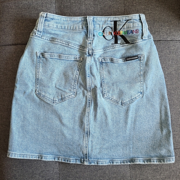 (Pre-loved) CK Denim Skirt - Picture 5 of 5